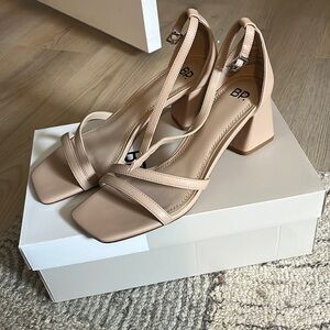 Nordstrom BP nude faux leather block heel strappy sandals